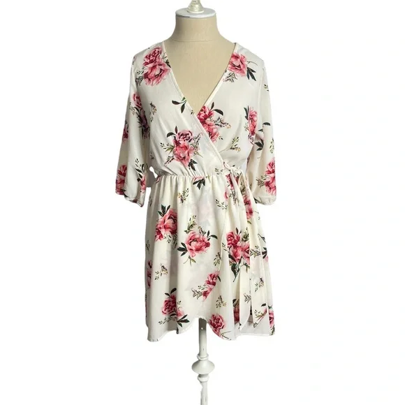 Dream of Me White Floral Print 3/4 Sleeve Wrap Mini Dress Size Medium - Picture 3 of 6